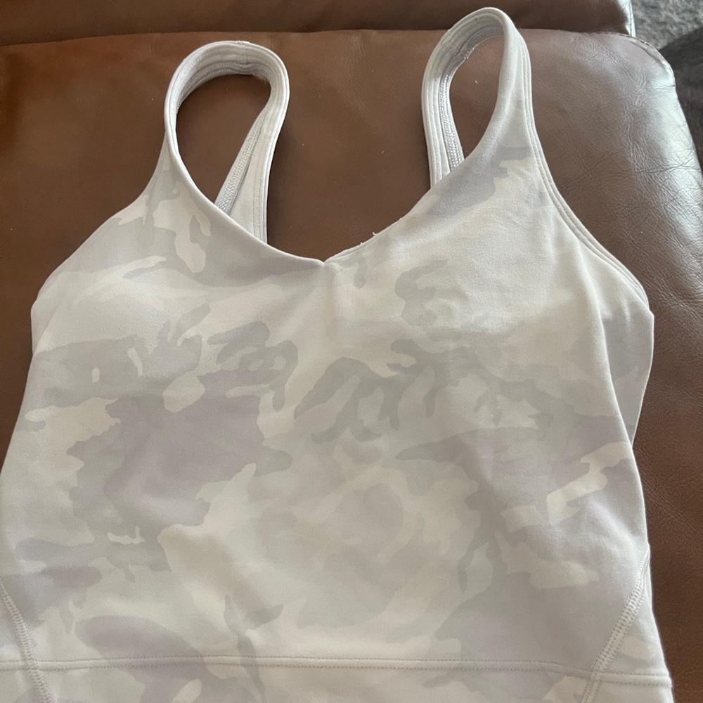 ****Lululemon tank